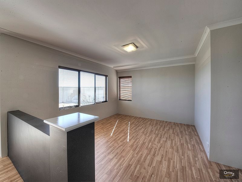 15 Lady Stirling Parade, Madora Bay WA 6210