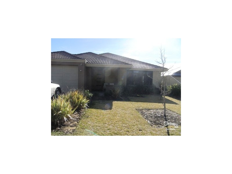 3 Garcia Loop LAKELANDS, Mandurah WA 6210