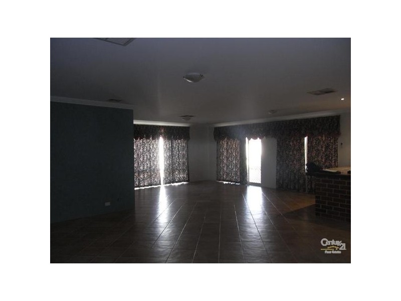 36 Floribunda Ave HALLS HEAD, Mandurah WA 6210