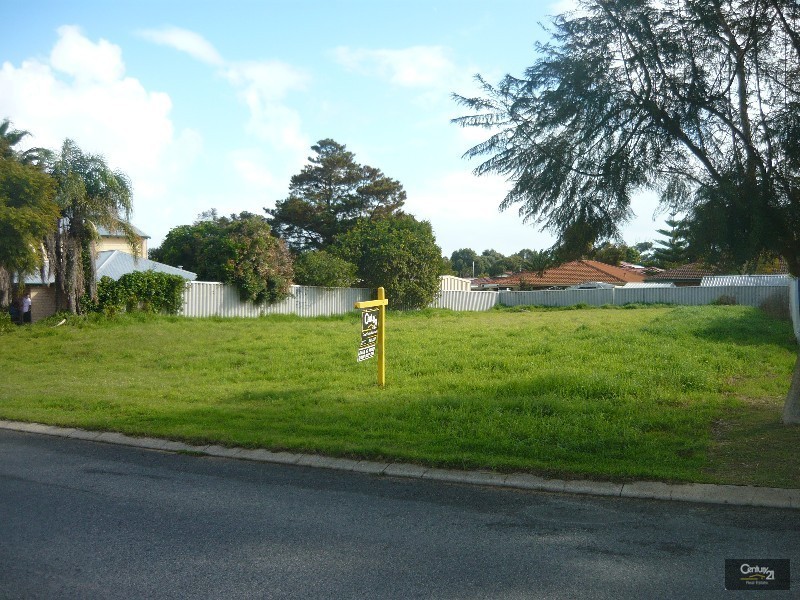 56 Oakmont Avenue, Meadow Springs WA 6210