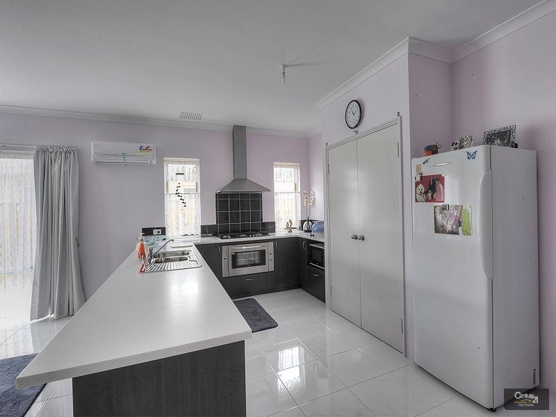 8 Bronzewing Court, Erskine WA 6210