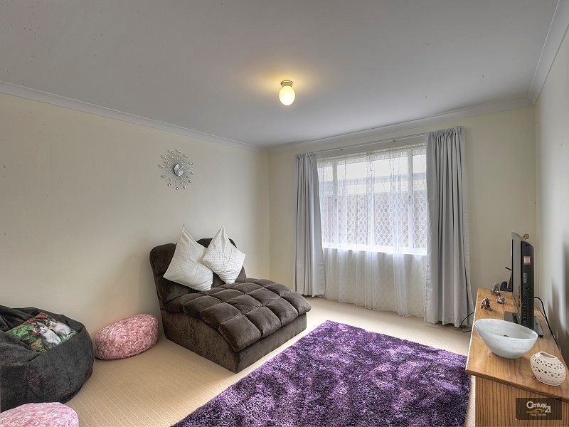 8 Bronzewing Court, Erskine WA 6210