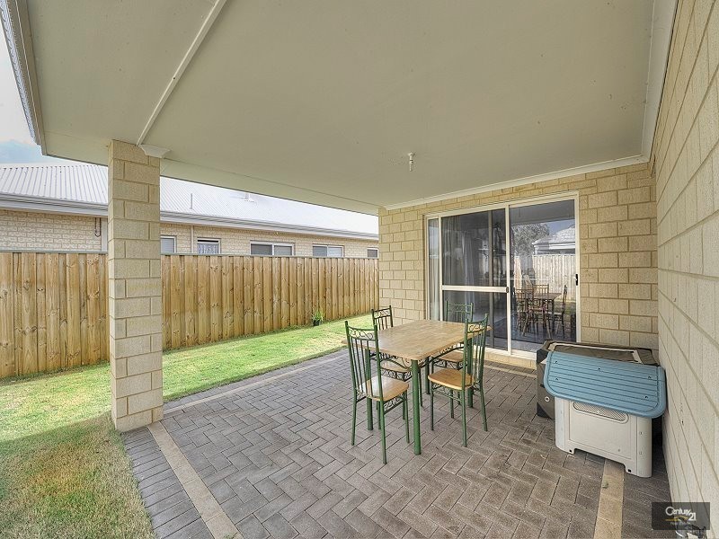 8 Bronzewing Court, Erskine WA 6210