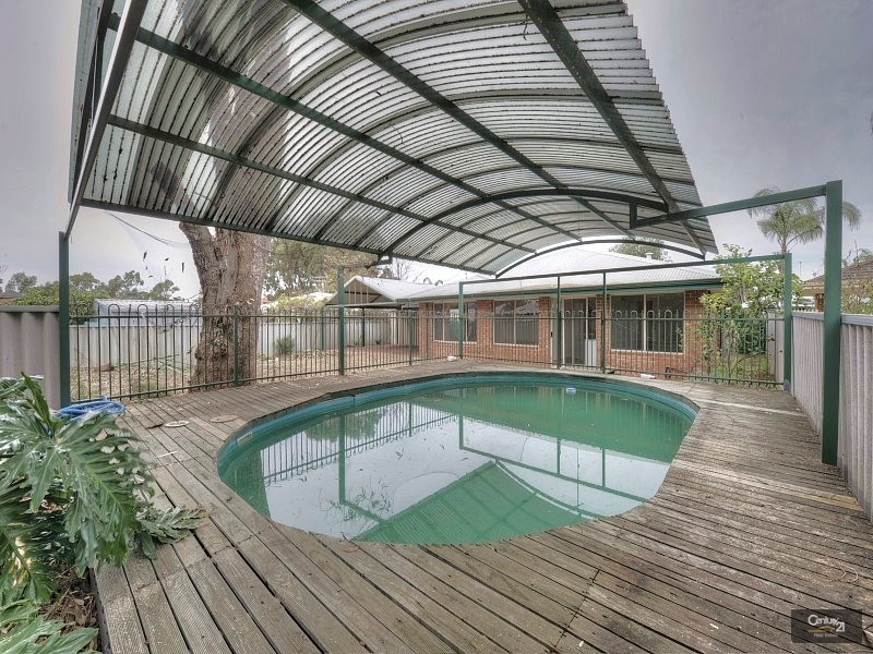 3 Scrubbird Court, Greenfields WA 6210