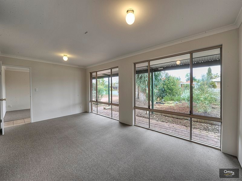 3 Scrubbird Court, Greenfields WA 6210