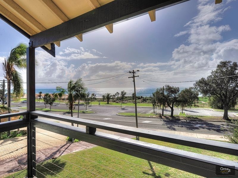 5A Halls Head Parade, Halls Head WA 6210