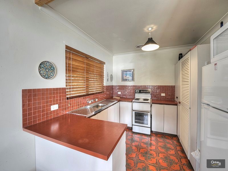 5A Halls Head Parade, Halls Head WA 6210