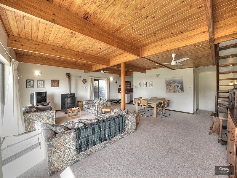 5A Halls Head Parade, Halls Head WA 6210