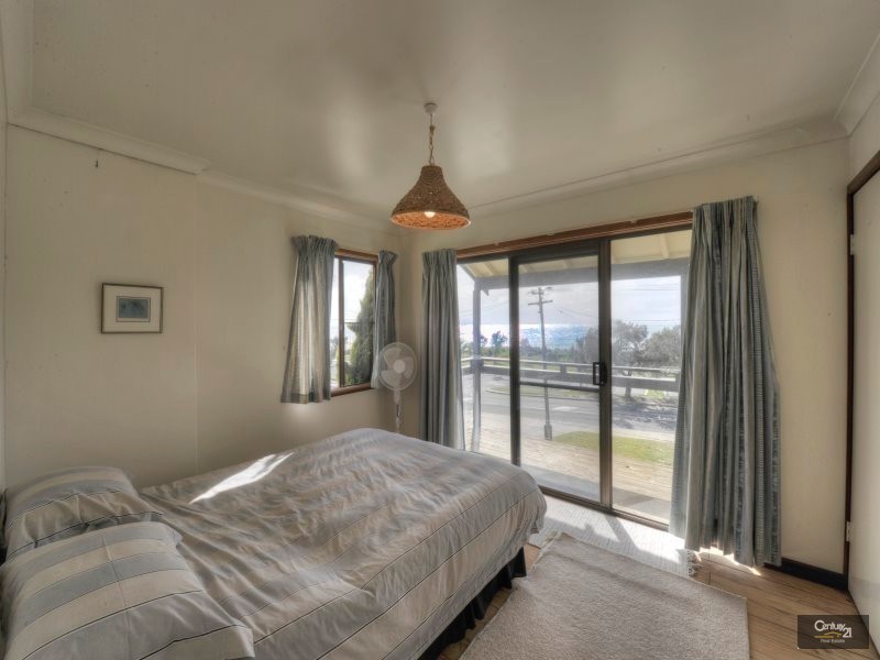 5A Halls Head Parade, Halls Head WA 6210