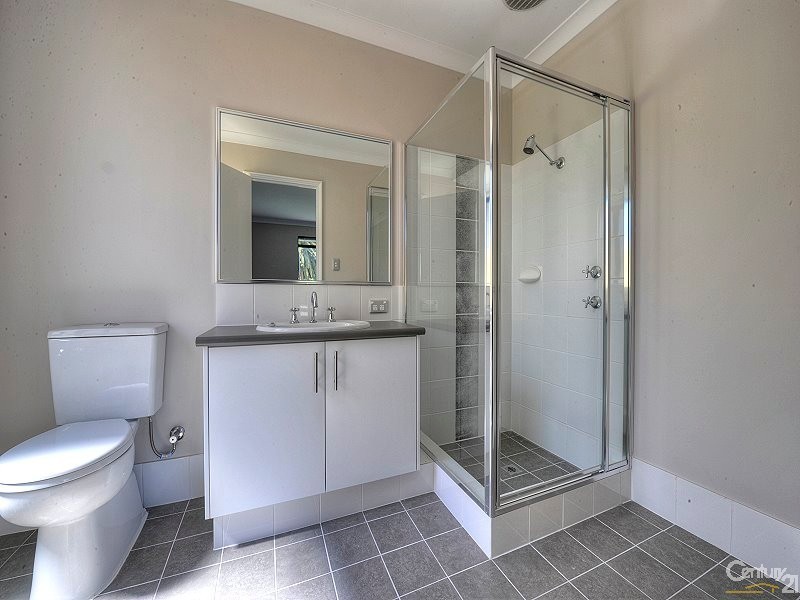 42b Leslie Street, Dudley Park WA 6210