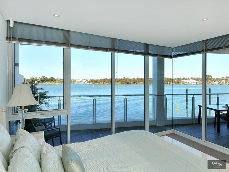 201/5 Marco Polo Drive, Mandurah WA 6210