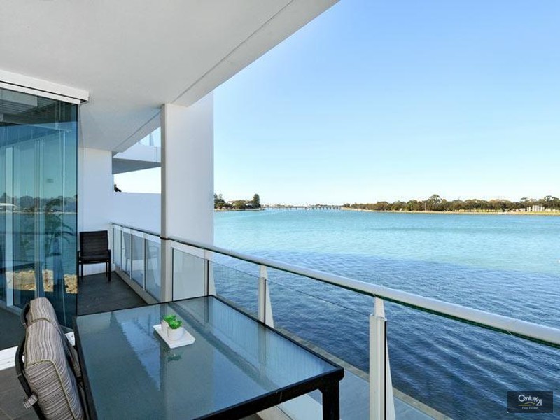 201/5 Marco Polo Drive, Mandurah WA 6210