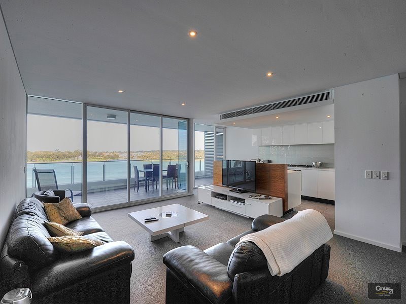 402/5 Marco Polo Drive, Mandurah WA 6210