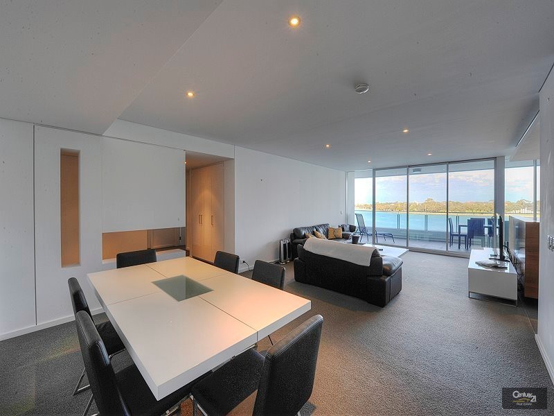 402/5 Marco Polo Drive, Mandurah WA 6210