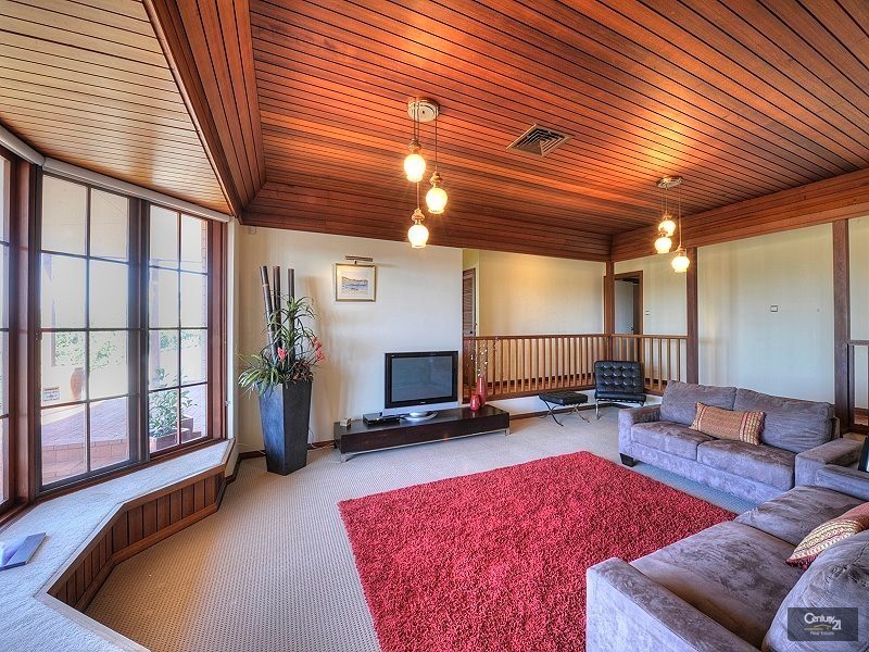 16 Carina Circle, Halls Head WA 6210