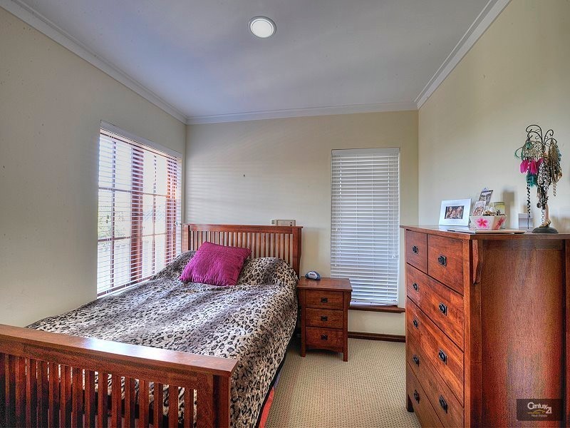 16 Carina Circle, Halls Head WA 6210
