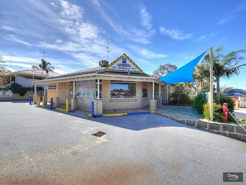 21 Casuarina Drive, Halls Head WA 6210