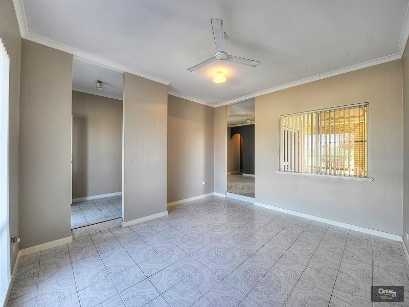21 Casuarina Drive, Halls Head WA 6210