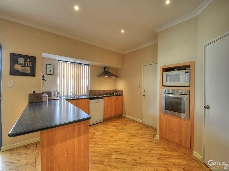 25 Guillardon Terrace, Madora Bay WA 6210