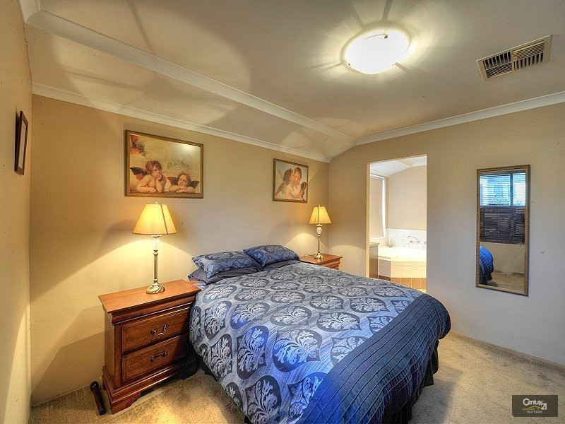 25 Guillardon Terrace, Madora Bay WA 6210