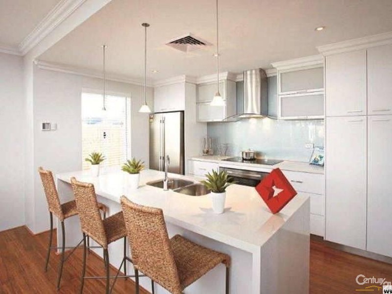 2 Splendens Turn, Halls Head WA 6210