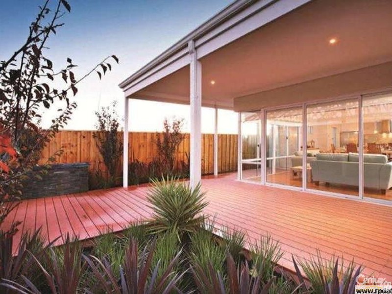 2 Splendens Turn, Halls Head WA 6210