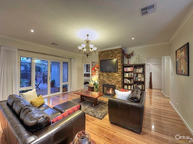 21 Arramall Trail, Lakelands WA 6180