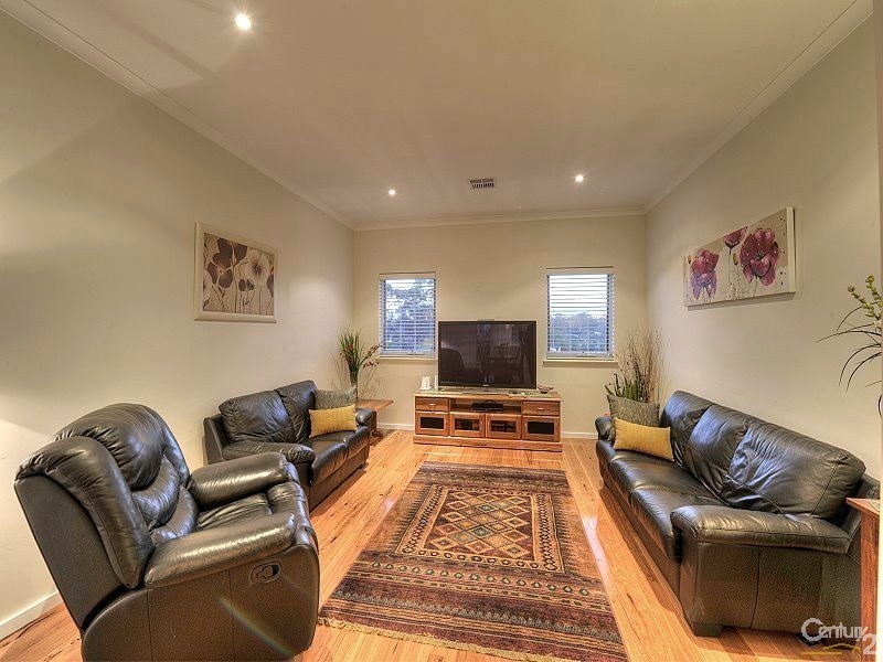 21 Arramall Trail, Lakelands WA 6180