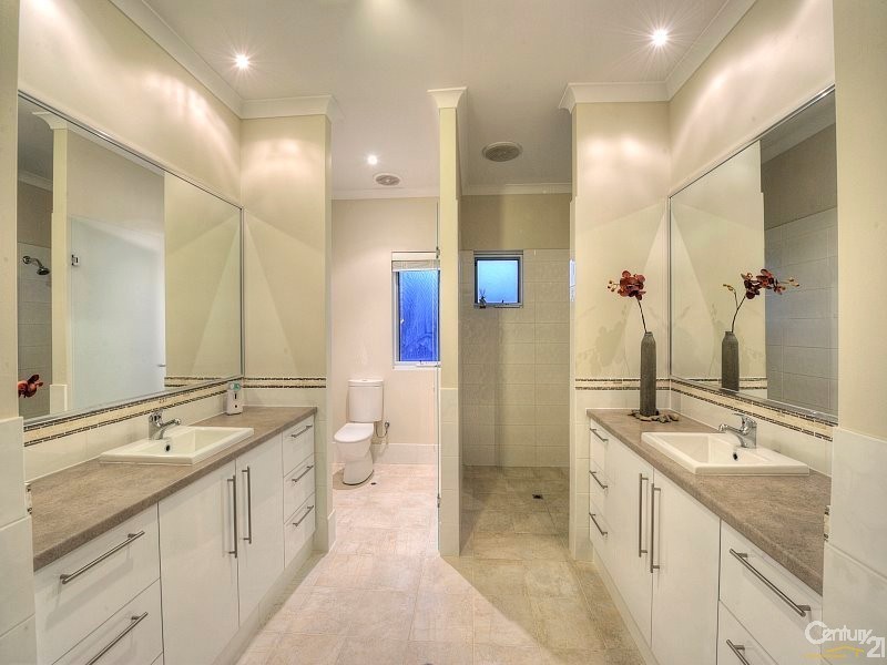 21 Arramall Trail, Lakelands WA 6180