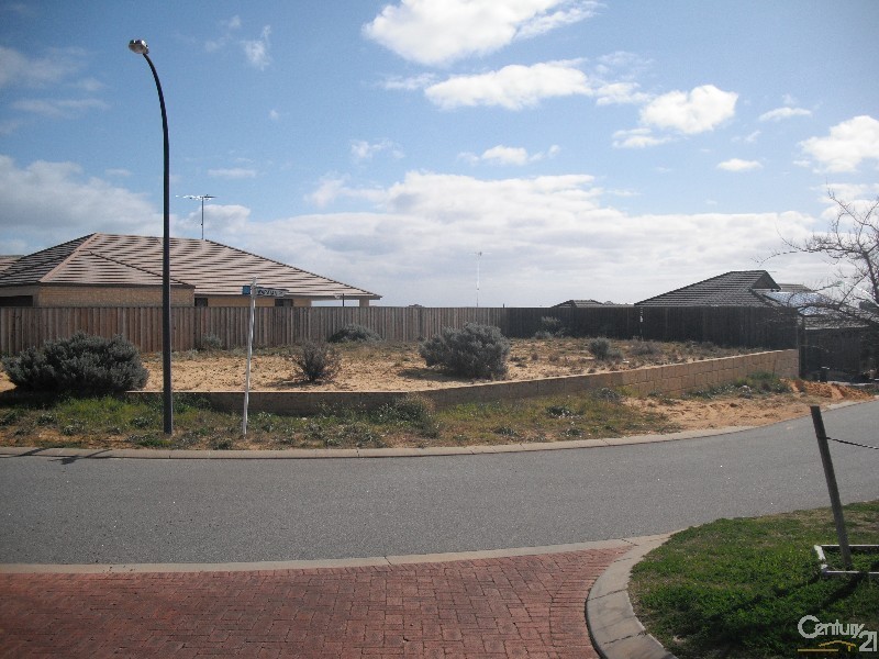 16 Waratah Circle, Halls Head WA 6210