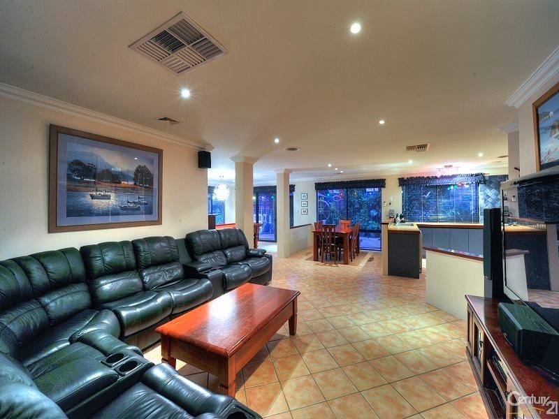 14 Tallas Road, Silver Sands WA 6210