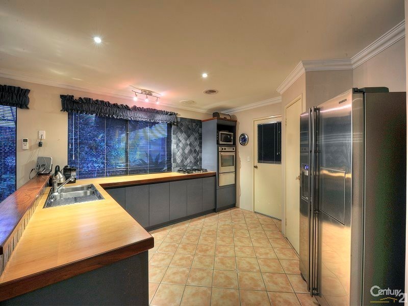 14 Tallas Road, Silver Sands WA 6210