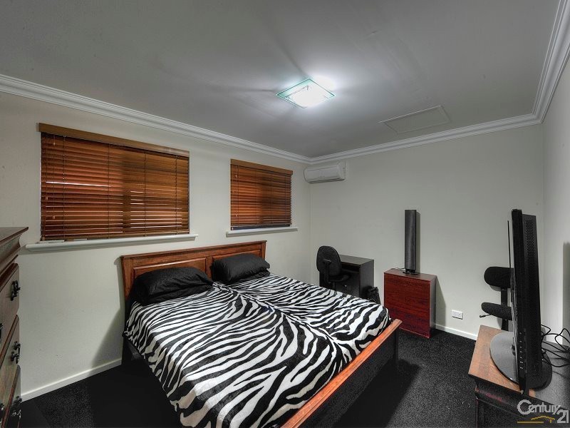 14 Tallas Road, Silver Sands WA 6210