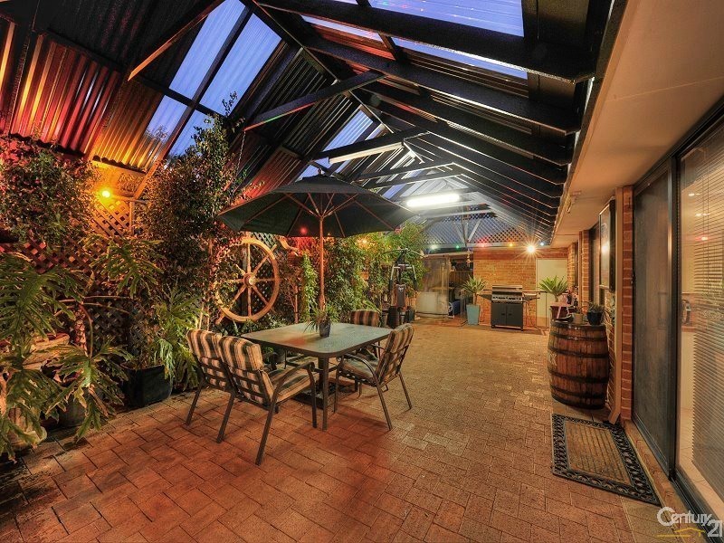 14 Tallas Road, Silver Sands WA 6210