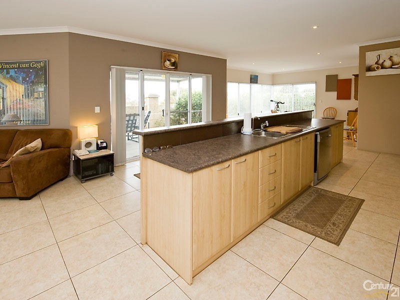 33 Peppertree Close, Wannanup WA 6210