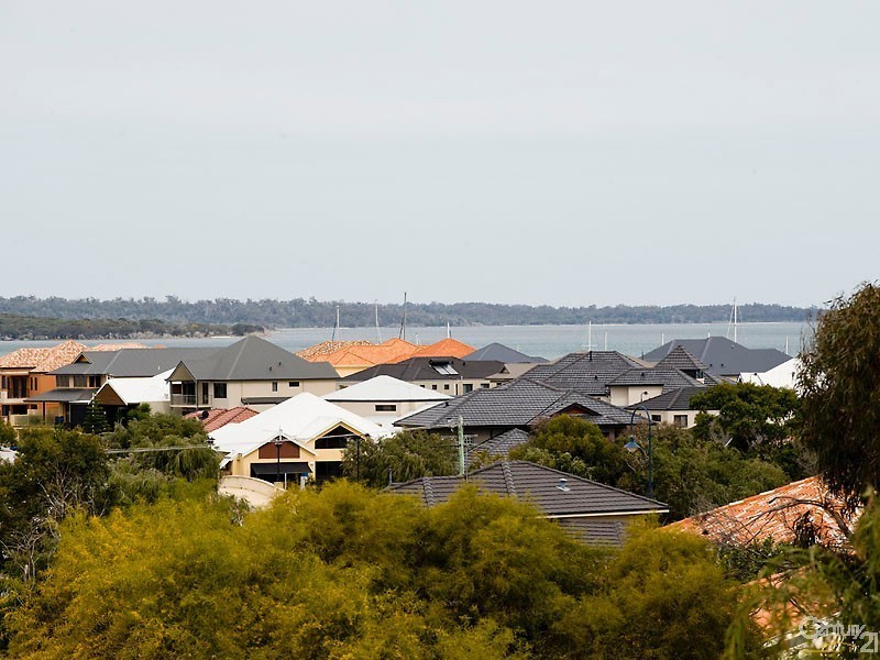 33 Peppertree Close, Wannanup WA 6210