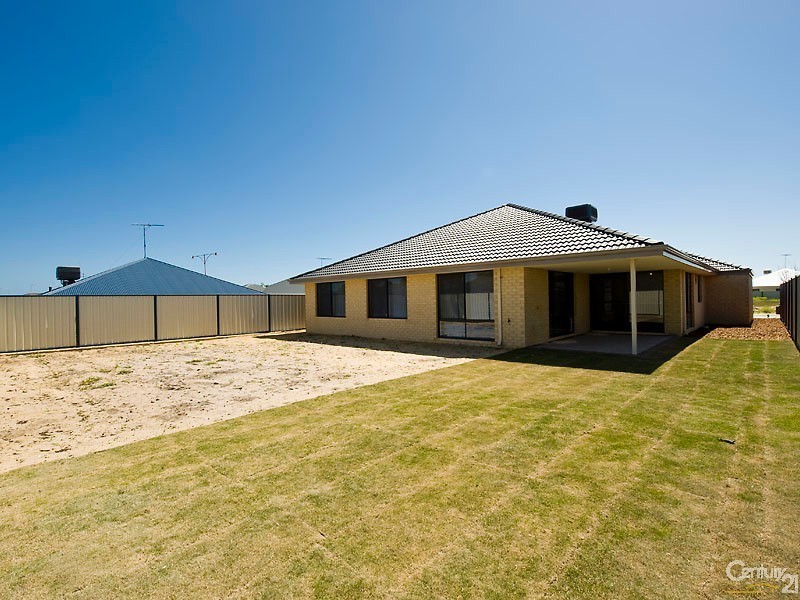 22 Oakwood Gate, Meadow Springs WA 6210