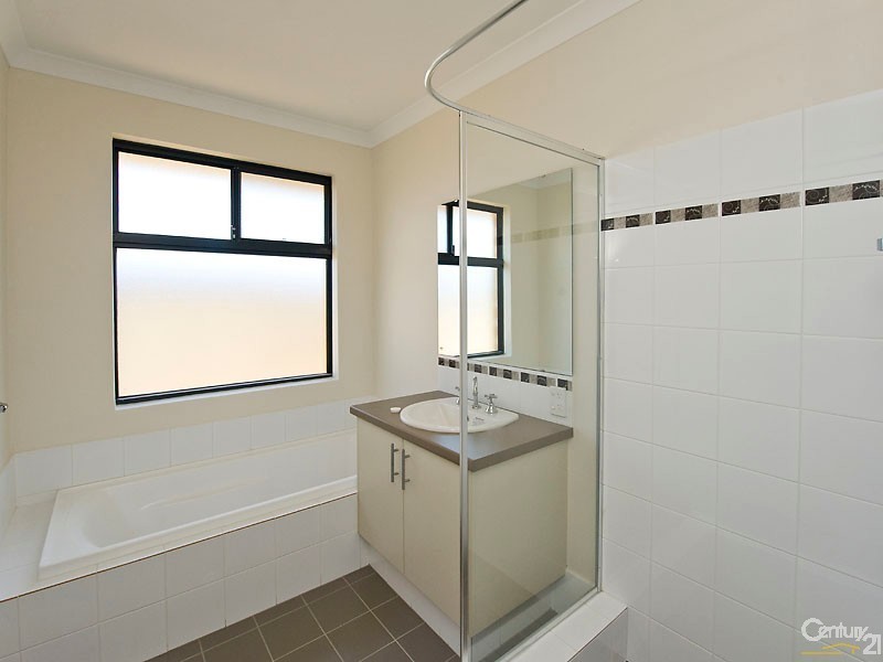 22 Oakwood Gate, Meadow Springs WA 6210