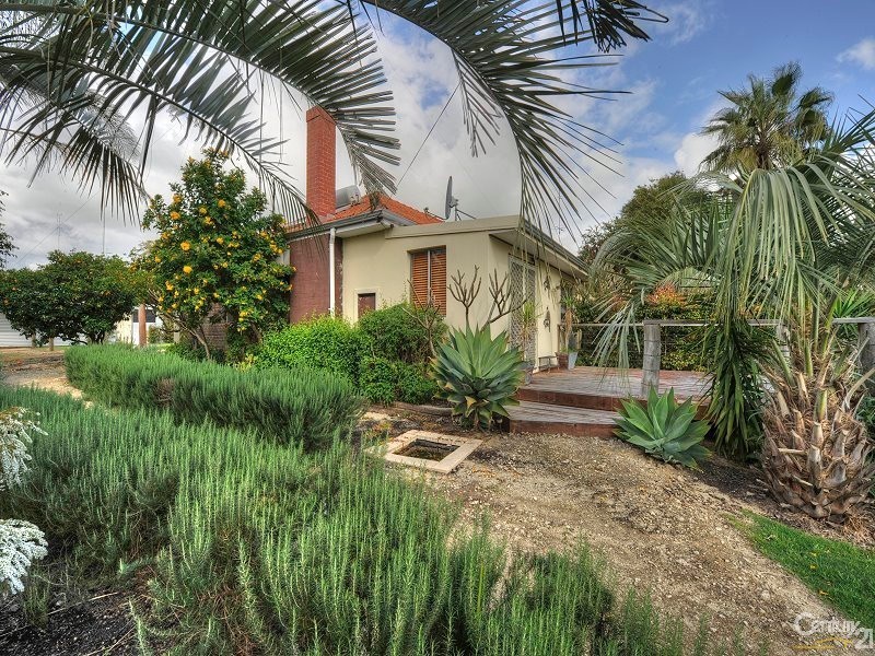 108 Fouracre Street, Waroona WA 6215