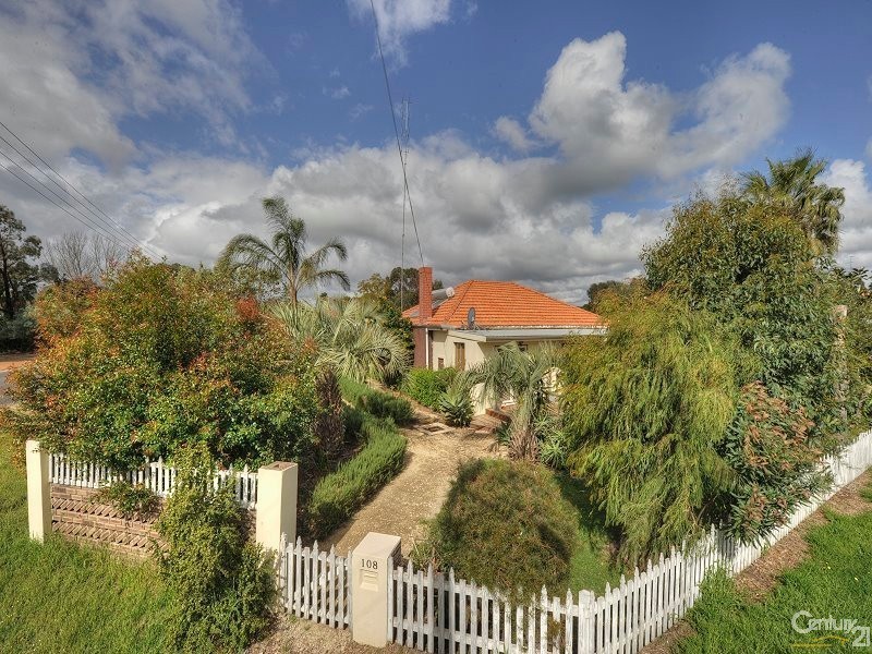 108 Fouracre Street, Waroona WA 6215