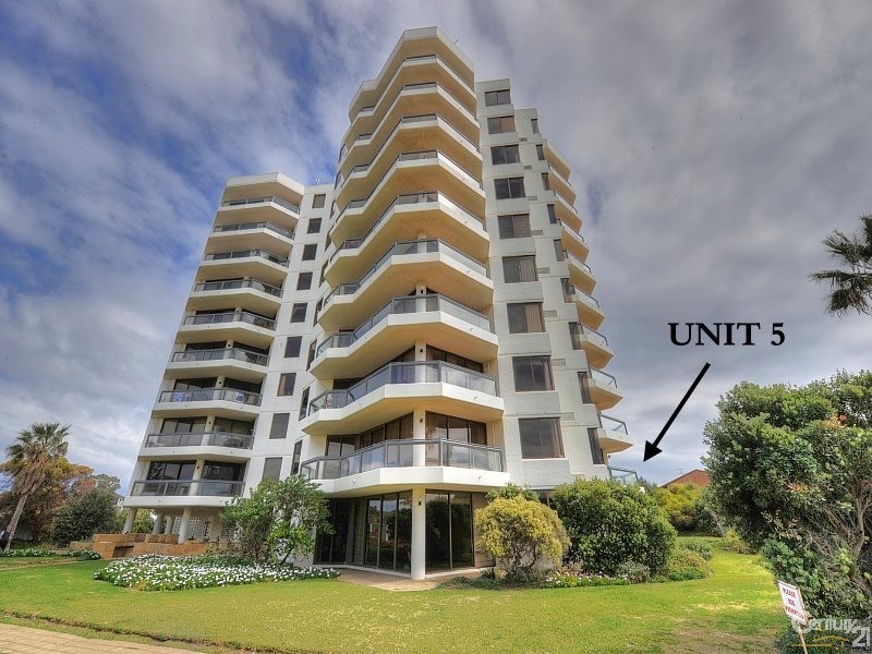 5/6a Valley Road, Halls Head WA 6210