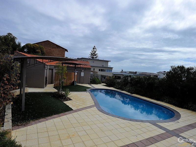 5/6a Valley Road, Halls Head WA 6210