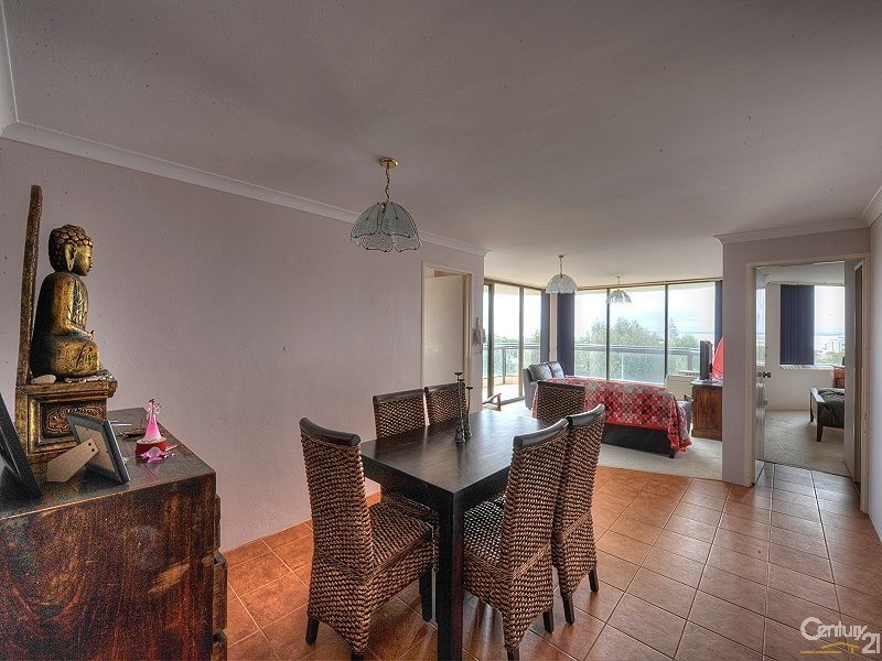 5/6a Valley Road, Halls Head WA 6210