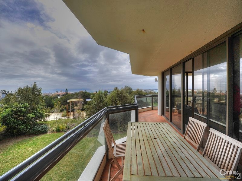 5/6a Valley Road, Halls Head WA 6210