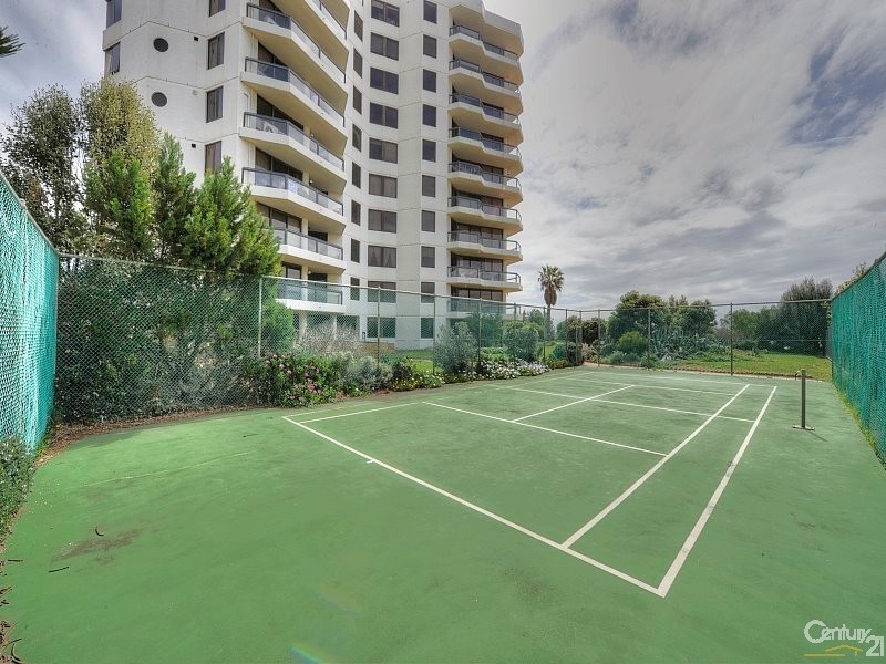 5/6a Valley Road, Halls Head WA 6210