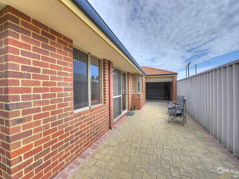 45a Janis Street, Halls Head WA 6210