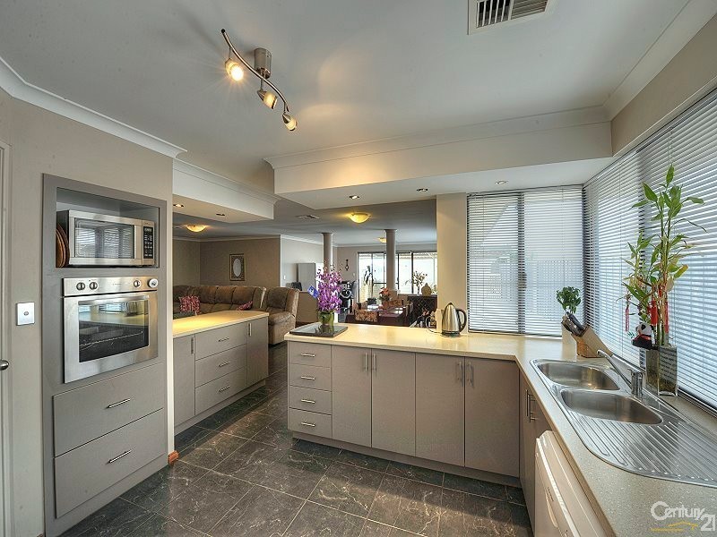 18 Cordia Way, Halls Head WA 6210