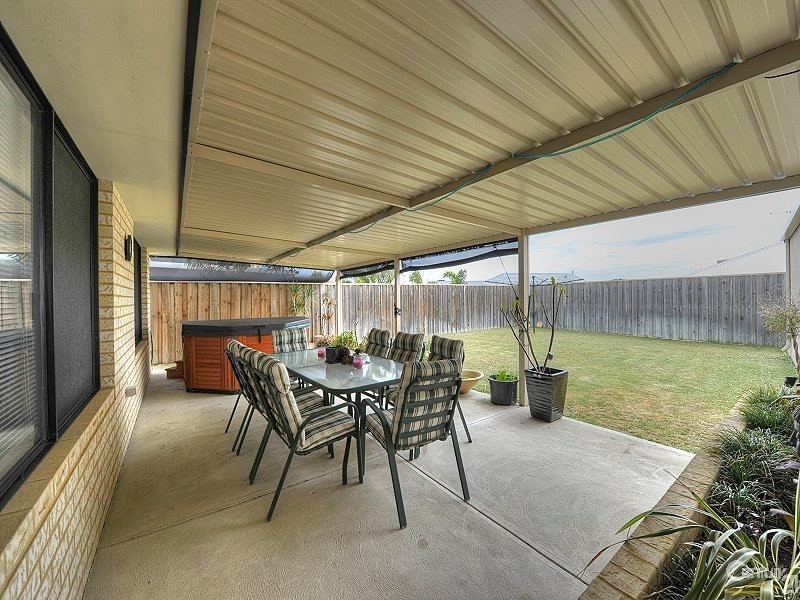 18 Cordia Way, Halls Head WA 6210