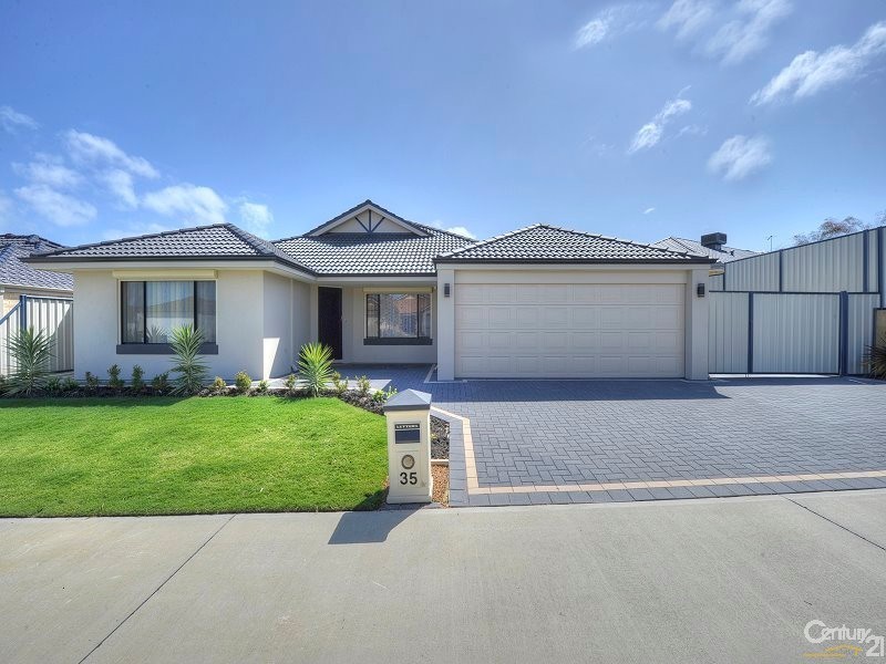 35 Newbridge Street, Meadow Springs WA 6210