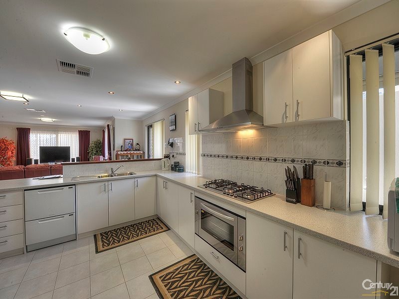 35 Newbridge Street, Meadow Springs WA 6210